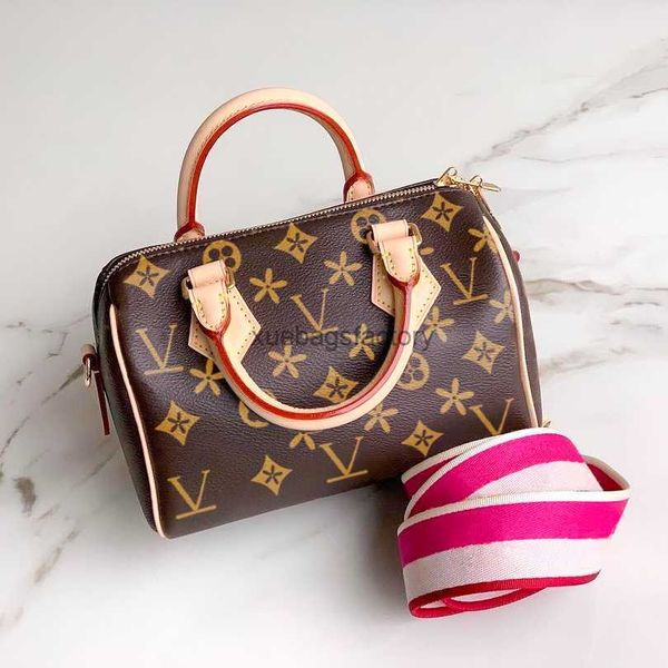 luxurys designers bags speedy nano 20 25 leather clutch mini travel quality women's men fashion handbags tote pochette handbag classic
luxurys designers bags speedy nano 20 25 leather clutch mini travel quality women's men fashion handbags tote pochette handbag classic