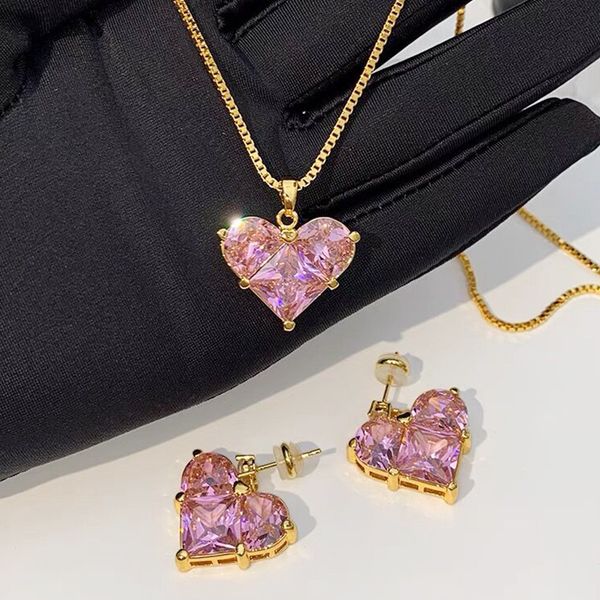wedding jewelry sets luxury fashion shining pink heart set zircon pendant for women designer original valentines day gift 230808, Slivery;golden
wedding jewelry sets luxury fashion shining pink heart set zircon pendant for women designer original valentines day gift 230808, Slivery;golden