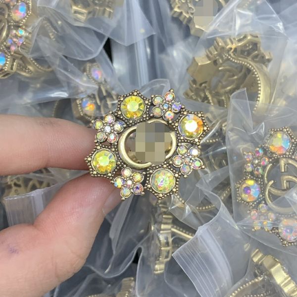 colored crystal diamond floral rhinestones inlaid rings g letter brass material opening adjustable wedding ring women fashion jewelry sweet, Slivery;golden
colored crystal diamond floral rhinestones inlaid rings g letter brass material opening adjustable wedding ring women fashion jewelry sweet, Slivery;golden
