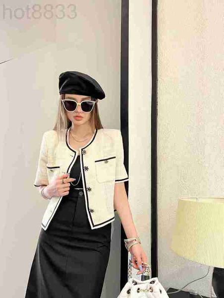 women's jackets designer new 2023 spring summer ootd fashion coats sunscreen clothing chains coat leisure cardigan mother's day gi, Black;brown 
women's jackets designer new 2023 spring summer ootd fashion coats sunscreen clothing chains coat leisure cardigan mother's day gi, Black;brown