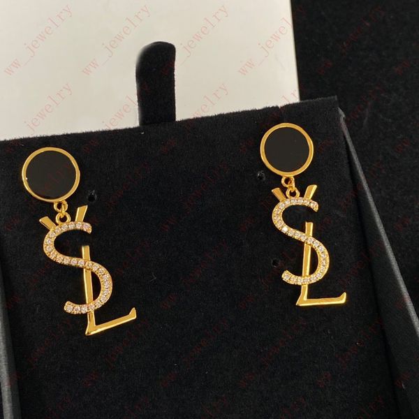 luxury designer black stud gold alphabet tassel pendant earrings charm ladies, fashion elegant high-grade sense, valentine's day, chris, Golden
luxury designer black stud gold alphabet tassel pendant earrings charm ladies, fashion elegant high-grade sense, valentine's day, chris, Golden