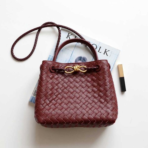 leather designer andiamo bag botegas purse small design three-dimensional woven with metal knot support special large capacity portable shou
leather designer andiamo bag botegas purse small design three-dimensional woven with metal knot support special large capacity portable shou