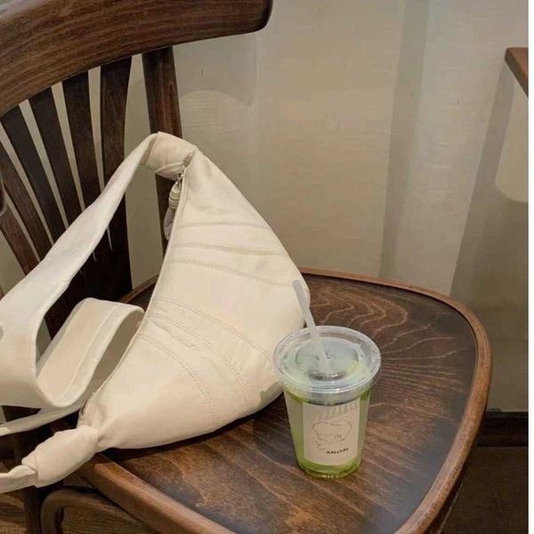 lemaire bag cowhorn bag sheepskin new small style french fashion casual women's bag simple crossbody song bag
lemaire bag cowhorn bag sheepskin new small style french fashion casual women's bag simple crossbody song bag