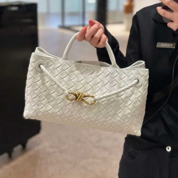 designer andiamo bag botegas purse fashionable and minimalist handwoven cloud handbag niche commuting versatile crossbody womensh orizontals 
designer andiamo bag botegas purse fashionable and minimalist handwoven cloud handbag niche commuting versatile crossbody womensh orizontals