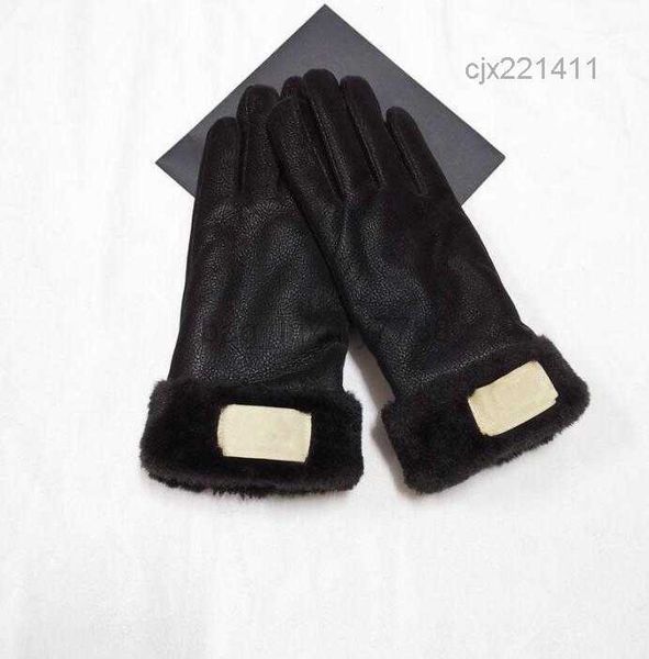 european american designer windproof leather gloves lady touch screen rex rabbit fur mouth winter heat preservation wind style 7peb, Blue;gray
european american designer windproof leather gloves lady touch screen rex rabbit fur mouth winter heat preservation wind style 7peb, Blue;gray
