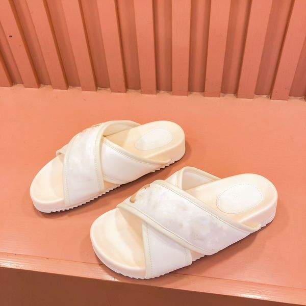 designer slippers men women sandals with box dust bag card shoes bloom web black floral strawberry print slide leather rubber red sandal sum
designer slippers men women sandals with box dust bag card shoes bloom web black floral strawberry print slide leather rubber red sandal sum