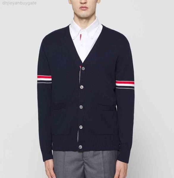 brand sweaters men slim fit vneck cardigans clothing striped cashmere wool autumn knitting casual coat6824844, White;black
brand sweaters men slim fit vneck cardigans clothing striped cashmere wool autumn knitting casual coat6824844, White;black