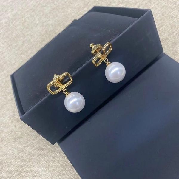 luxury designer drop pearl earrings gold dangle earring designer for woman fashion letter v mans stud earings girls ear studs wedding party, Silver
luxury designer drop pearl earrings gold dangle earring designer for woman fashion letter v mans stud earings girls ear studs wedding party, Silver