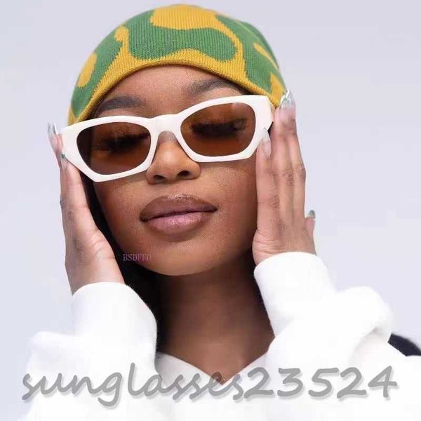 autumn/winter hair hat bonnet bonnet warm knit hat ear protection casual temperament cold hat ski hat european color contrast design knit ha, Blue;gray
autumn/winter hair hat bonnet bonnet warm knit hat ear protection casual temperament cold hat ski hat european color contrast design knit ha, Blue;gray