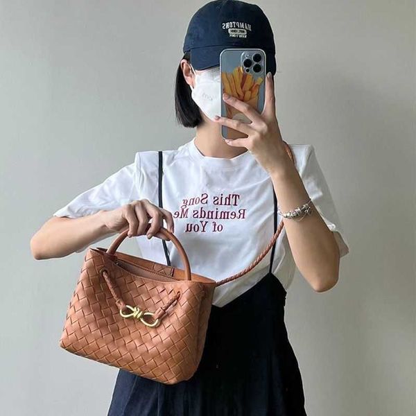 botegas same designer purse andiamo high-grade woven bag handbag commuting high-capacity tote one shoulder portable cross body women's
botegas same designer purse andiamo high-grade woven bag handbag commuting high-capacity tote one shoulder portable cross body women's