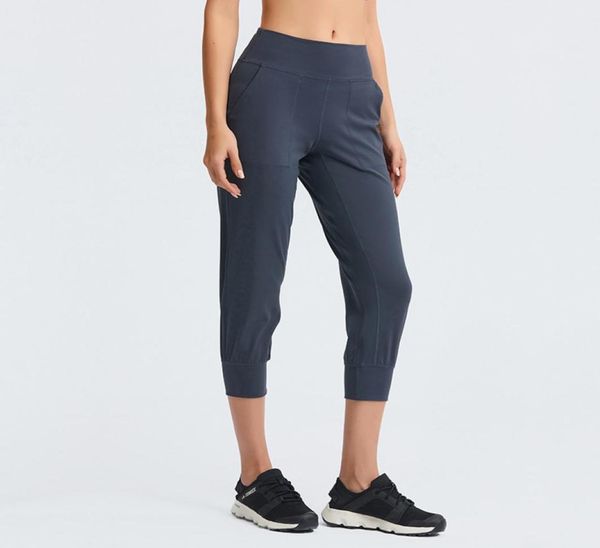 elastic pocket yoga leggings pants with bunched feet capris solid color running fitness gym clothes women sports joggers4169901, Black
elastic pocket yoga leggings pants with bunched feet capris solid color running fitness gym clothes women sports joggers4169901, Black