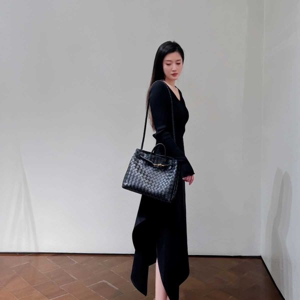 designer andiamo bag botegas purse 2023 spring new genuine leather woven fashion cowhide handbag underarm single shoulder crossbody for wome
designer andiamo bag botegas purse 2023 spring new genuine leather woven fashion cowhide handbag underarm single shoulder crossbody for wome