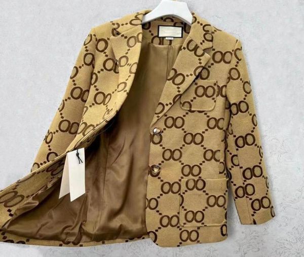 b258 fashion women suit designer clothes blazer with full letters 2022 spring new released shorts4482543, White;black
b258 fashion women suit designer clothes blazer with full letters 2022 spring new released shorts4482543, White;black