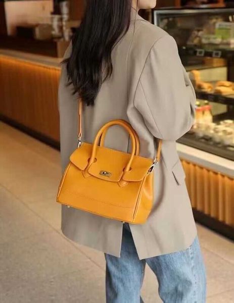 h ermes brikiss handbags wholesale bag vegetable layer cowhide womens bag fashionable and stylish small size genuine leather hand with real
h ermes brikiss handbags wholesale bag vegetable layer cowhide womens bag fashionable and stylish small size genuine leather hand with real