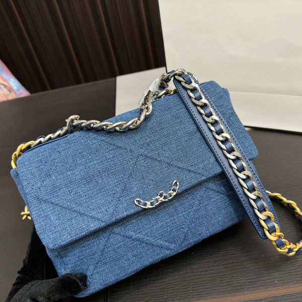 f/w designer womens shoulder bag classic blue denim bag clamshell diamond hardware metal buckle two color gold and silver chain luxury handb
f/w designer womens shoulder bag classic blue denim bag clamshell diamond hardware metal buckle two color gold and silver chain luxury handb