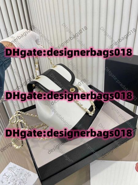 7a designer womens bag classic versatile shoulder backpack gold chain rhinestone coco handle handbag acrylic boxbag vintage armpit bags tote
7a designer womens bag classic versatile shoulder backpack gold chain rhinestone coco handle handbag acrylic boxbag vintage armpit bags tote
