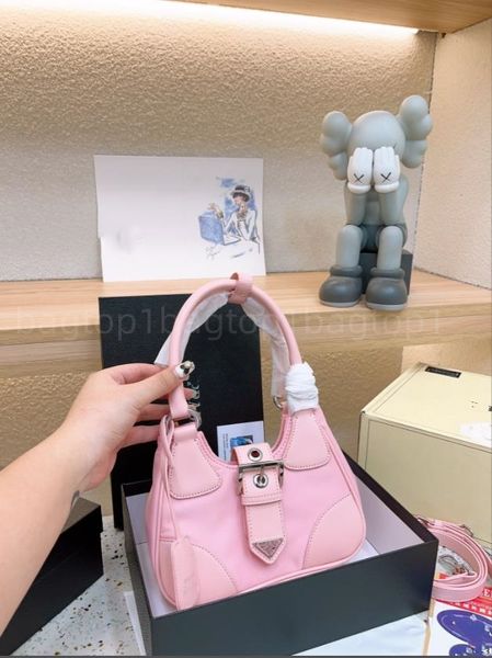 luxurys designer bags moon bags fashion handbag silver hardware zipper hobo purse cell phone pocket adjustable leather strap large capacity
luxurys designer bags moon bags fashion handbag silver hardware zipper hobo purse cell phone pocket adjustable leather strap large capacity