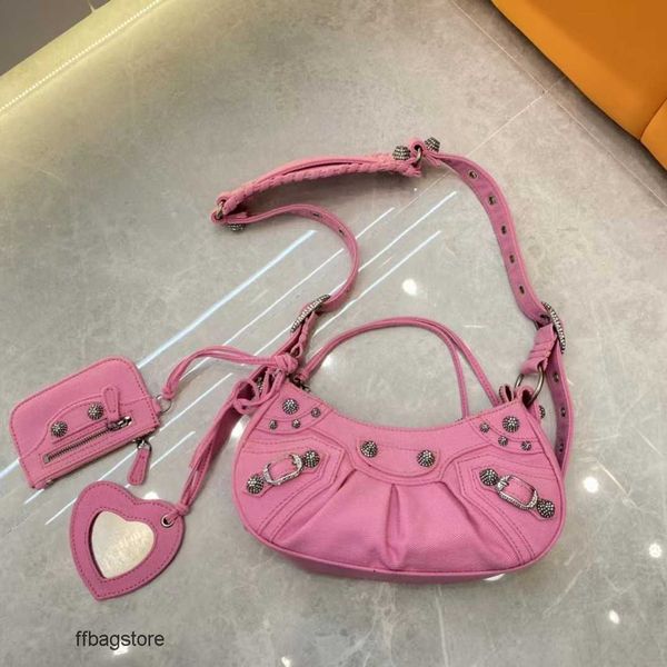 evening le designer bags bag girl cool neocagole 2023 product with diamond denim motorcycle cagole crescent single shoulder underarm women&#
evening le designer bags bag girl cool neocagole 2023 product with diamond denim motorcycle cagole crescent single shoulder underarm women&#