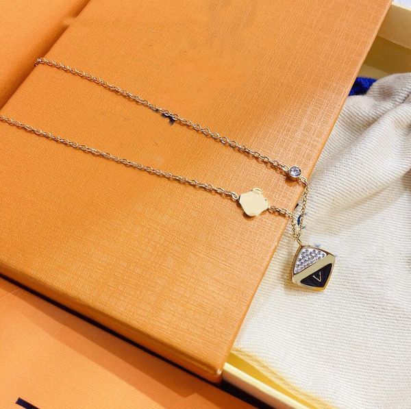 classics jewelry set brand designer letter 18k gold plated stainless steel bracelet necklace ring leather material jewellery fashion accesso, Silver
classics jewelry set brand designer letter 18k gold plated stainless steel bracelet necklace ring leather material jewellery fashion accesso, Silver