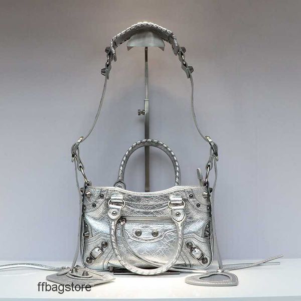 riveted designer locomotive le evening cagole bag neocagole 23 autumn girl cool bags diagonal straddle handheld tote genuine leather women 5
riveted designer locomotive le evening cagole bag neocagole 23 autumn girl cool bags diagonal straddle handheld tote genuine leather women 5