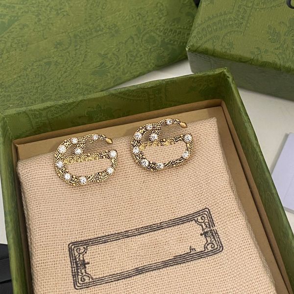 fashion 18k gold plated designer letters stud brass earring crystal geometric luxury brand women rhinestone pearl wedding party jewerlry acc, Golden;silver
fashion 18k gold plated designer letters stud brass earring crystal geometric luxury brand women rhinestone pearl wedding party jewerlry acc, Golden;silver