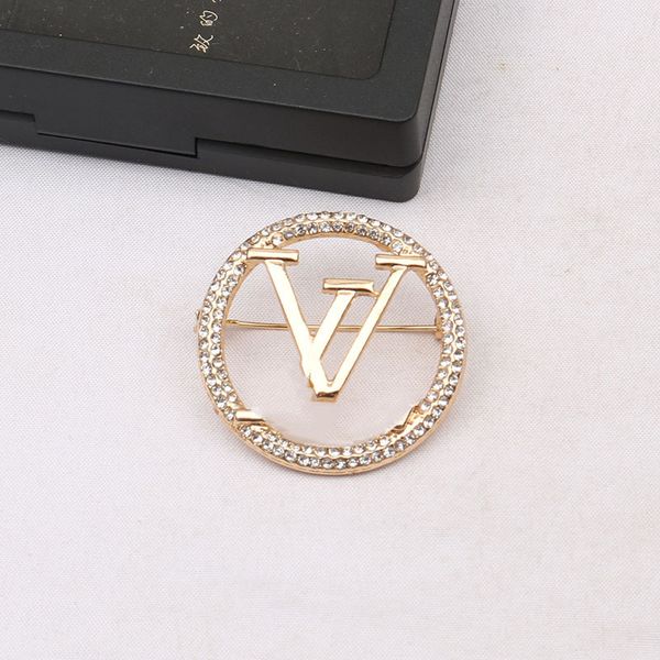 classical brooch designer letter retro gift gold color pins women fashion broche large beads female clothes suit alloy brooch for hats class, Gray
classical brooch designer letter retro gift gold color pins women fashion broche large beads female clothes suit alloy brooch for hats class, Gray