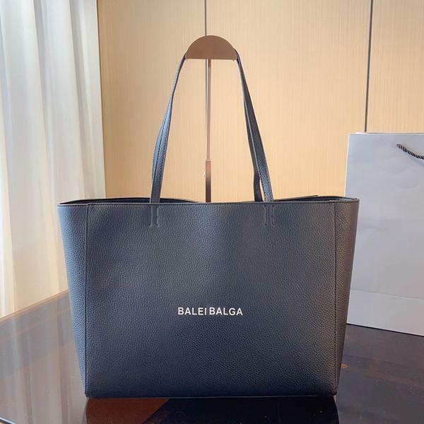 tote bag designer handbag women shoulder crossbody bags fahion letter purse luxury shopping bag famous travel duffle handbags black camera b
tote bag designer handbag women shoulder crossbody bags fahion letter purse luxury shopping bag famous travel duffle handbags black camera b