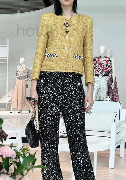 new 2023 designer jacket women jacket plus size ootd fashion chains jacket tweed overcoat jackets womens cardigan coats mother's day gi, Black;brown
new 2023 designer jacket women jacket plus size ootd fashion chains jacket tweed overcoat jackets womens cardigan coats mother's day gi, Black;brown