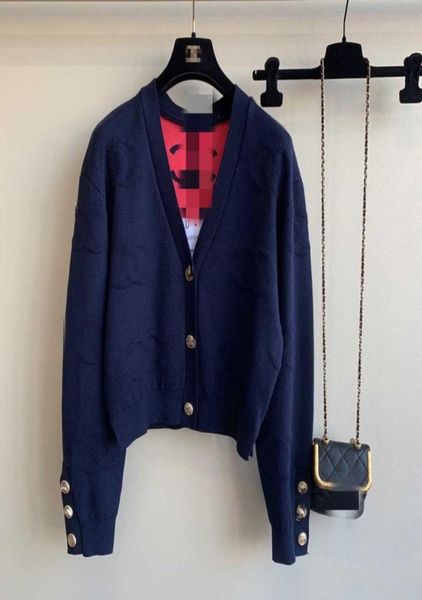 909 xl 2021 autumn brand same style sweatelong sleeve cardigan v neck sweater kint sweater red blue women clothes yiting5057968, White;black
909 xl 2021 autumn brand same style sweatelong sleeve cardigan v neck sweater kint sweater red blue women clothes yiting5057968, White;black