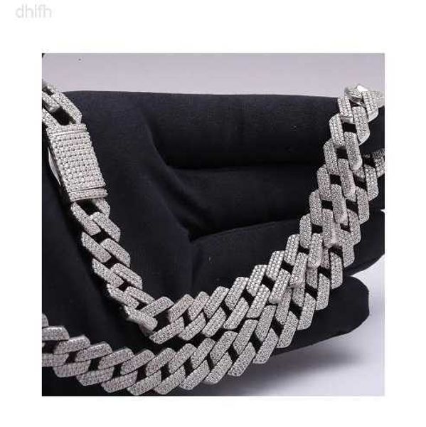 selling women mens fashion jewelry necklace hip hop diamond cuban link chain at wholesale price for export from india, Silver
selling women mens fashion jewelry necklace hip hop diamond cuban link chain at wholesale price for export from india, Silver