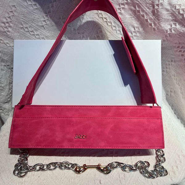 23ss designer jacquemes bag french minority advanced texture one shoulder messenger hand carrying chain bag french stick bag female
23ss designer jacquemes bag french minority advanced texture one shoulder messenger hand carrying chain bag french stick bag female