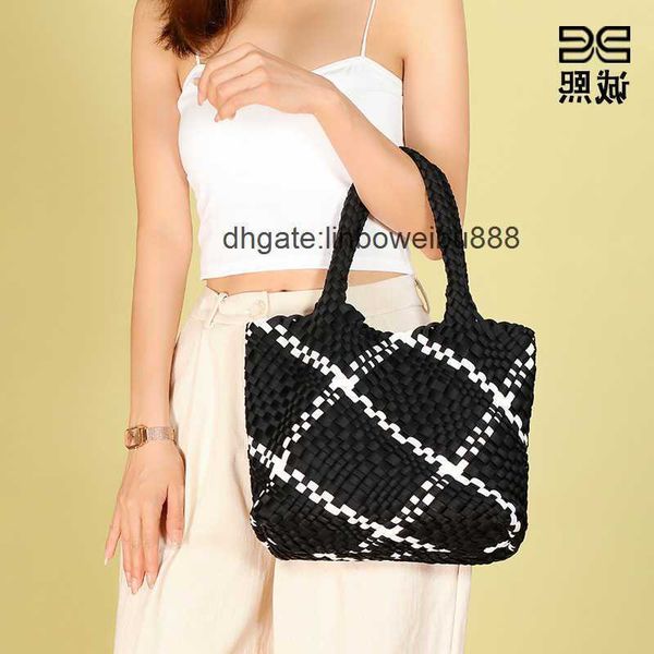 abottegas tote bag vneta jodie mini teen intrecciato designer handwoven large capacity shoulder bag for women's casual versatile trendy
abottegas tote bag vneta jodie mini teen intrecciato designer handwoven large capacity shoulder bag for women's casual versatile trendy