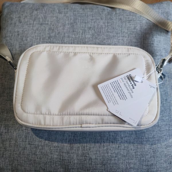 backpack 2l belt bag fashion casual women's diagonal metal lulu on the move travel crossbody camera outdoor sport 230807
backpack 2l belt bag fashion casual women's diagonal metal lulu on the move travel crossbody camera outdoor sport 230807
