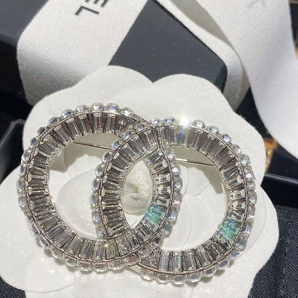 women brooches luxurys desinger crystal jewelry sparkly letter rhinestone brooche pins mens clothing classic jewlery accessories 238083c6, Gray
women brooches luxurys desinger crystal jewelry sparkly letter rhinestone brooche pins mens clothing classic jewlery accessories 238083c6, Gray