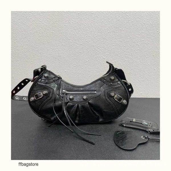 le rivet cagole b evening single designer neocagole 2023 bag family girl locomotive cool bags shoulder oblique straddle women's 3-in-1
le rivet cagole b evening single designer neocagole 2023 bag family girl locomotive cool bags shoulder oblique straddle women's 3-in-1