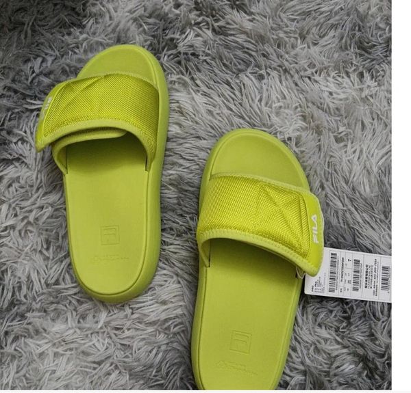 zxx thin strips stepping on feces feeling home slippers men and women summer indoor household non-slip deodorant soft bottom bath sandals ro, Black
zxx thin strips stepping on feces feeling home slippers men and women summer indoor household non-slip deodorant soft bottom bath sandals ro, Black