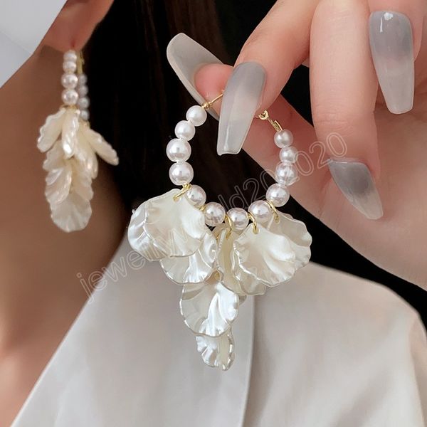 shell pearl c-shaped women's earrings elegant temperament versatile drop earrings luxury high-end luxury designer jewelry, Silver
shell pearl c-shaped women's earrings elegant temperament versatile drop earrings luxury high-end luxury designer jewelry, Silver