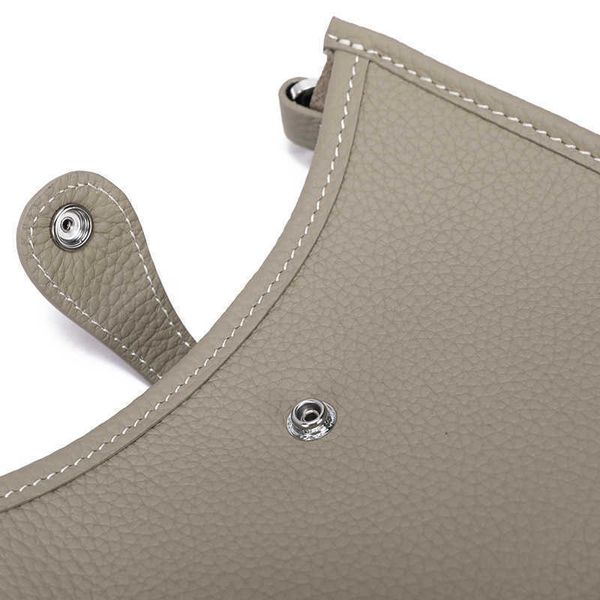 designer h home bag evelynn new 2023 layer cowhide litchi pattern one shoulder crossbody bag letter evelynns genuine leather hollow out buck
designer h home bag evelynn new 2023 layer cowhide litchi pattern one shoulder crossbody bag letter evelynns genuine leather hollow out buck
