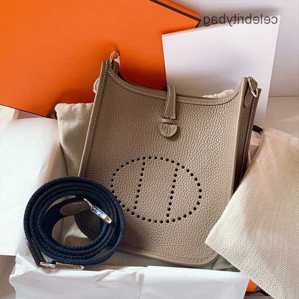 factory designer hremes shoulder bags evelynn 2023 new family mini messenger bag togo leather litchi pattern bucket womens letter bag hands
factory designer hremes shoulder bags evelynn 2023 new family mini messenger bag togo leather litchi pattern bucket womens letter bag hands