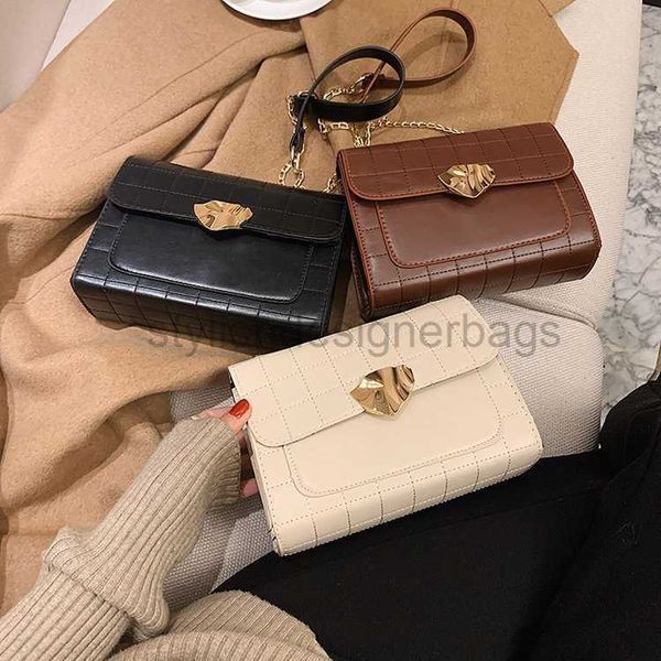 cross body embroidered crossbody women's bag 2023 spring/summer new fashion cross straddle small bag flip one shoulder small square bag
cross body embroidered crossbody women's bag 2023 spring/summer new fashion cross straddle small bag flip one shoulder small square bag
