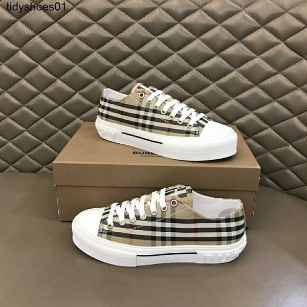 2023 new checker letter vulcanized colored burberyity casual board shoes canvas shoes lace up cowhide fashion men's shoes, Black
2023 new checker letter vulcanized colored burberyity casual board shoes canvas shoes lace up cowhide fashion men's shoes, Black