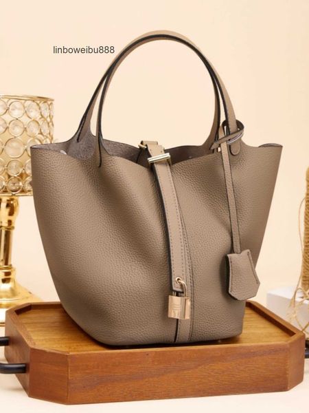 aherbag wholesale designer h ormes totes handbags hong kong women's bag niche leather bucket light luxury vegetable basket handbag vers
aherbag wholesale designer h ormes totes handbags hong kong women's bag niche leather bucket light luxury vegetable basket handbag vers