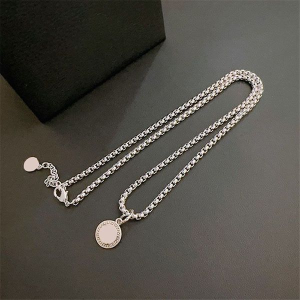 circle slide silver pendant necklaces women round plate ornament necklaces female outdoor street nice party jewelry
circle slide silver pendant necklaces women round plate ornament necklaces female outdoor street nice party jewelry