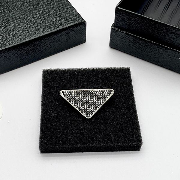 fashion personalized brooch 925 silver triangle diamond crystal inlay classic brand pins brooch stainless steel party jewelry, Gray
fashion personalized brooch 925 silver triangle diamond crystal inlay classic brand pins brooch stainless steel party jewelry, Gray