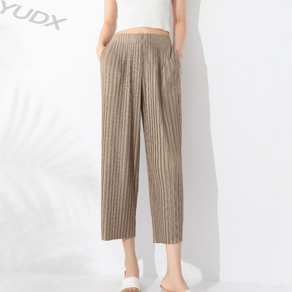 women's pants s highquality miyake pleated 2023 summer fashion casual wide legged elastic waist hundred with ninepoint 230808, Black;white
women's pants s highquality miyake pleated 2023 summer fashion casual wide legged elastic waist hundred with ninepoint 230808, Black;white