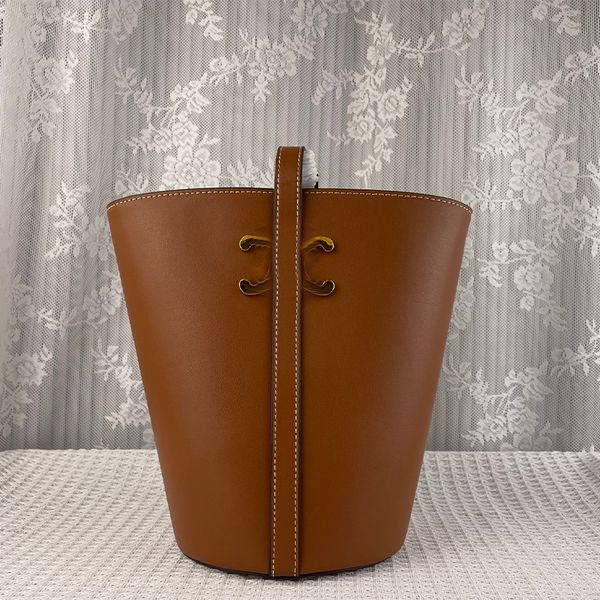 brown drawstring shoulder handbag soft leather hardware lock strap badge inner bag fur zipper compartment large capacity women bags
brown drawstring shoulder handbag soft leather hardware lock strap badge inner bag fur zipper compartment large capacity women bags