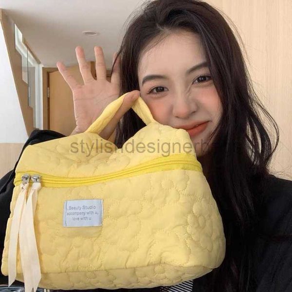 cosmetic cases the makeup bag has a great capacity ins wind makeup bag portable 2023 new skin care products washing and rinsing storage bags
cosmetic cases the makeup bag has a great capacity ins wind makeup bag portable 2023 new skin care products washing and rinsing storage bags