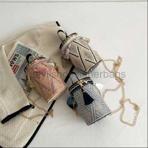 drawstring 2023 new ethnic style crossbody bag literature and art national one small body tassel woven cylinder for womenstylishdesignerbags
drawstring 2023 new ethnic style crossbody bag literature and art national one small body tassel woven cylinder for womenstylishdesignerbags