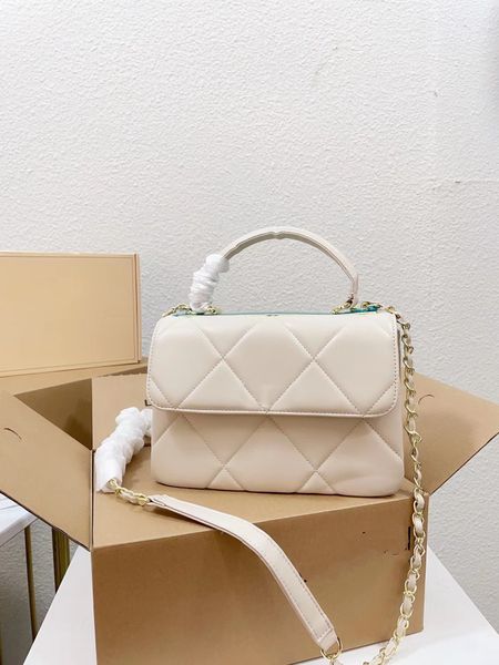 latest designer fashion luxury classic retro women's envelope chain leather bag versatile practical hardware crossbody bag
latest designer fashion luxury classic retro women's envelope chain leather bag versatile practical hardware crossbody bag