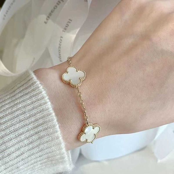 van clover bracelet 925 double-sided four-leaf clover five flower bracelet 18k new fashion versatile color valentine's day gift, Golden;silver
van clover bracelet 925 double-sided four-leaf clover five flower bracelet 18k new fashion versatile color valentine's day gift, Golden;silver